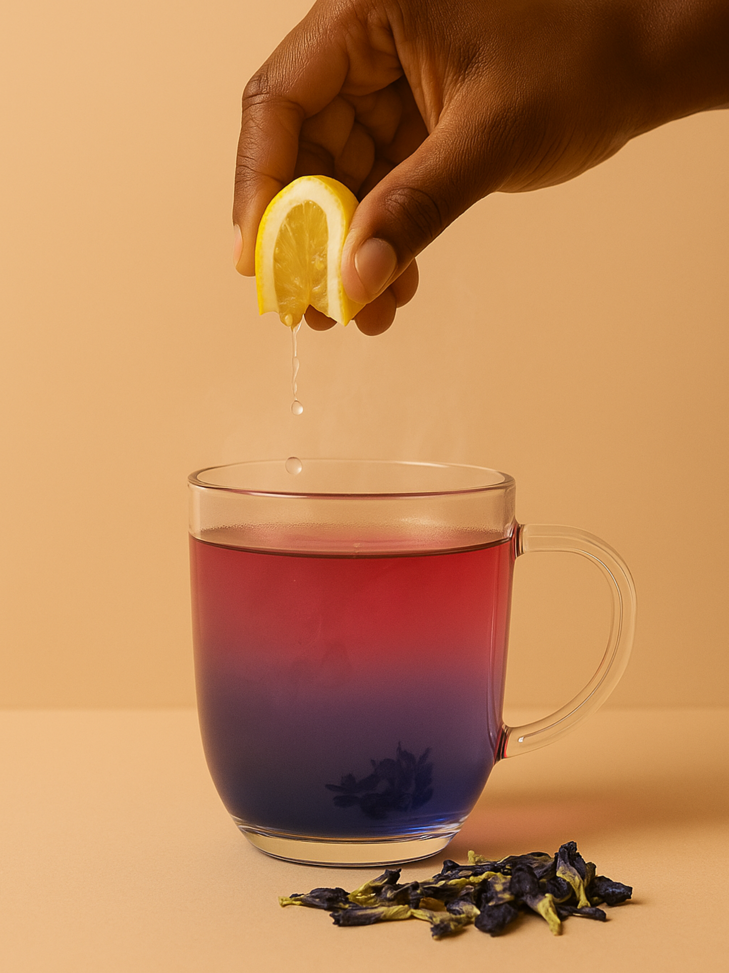 Aura Tea color-changing effect with lemon, turning from blue to pink-purple